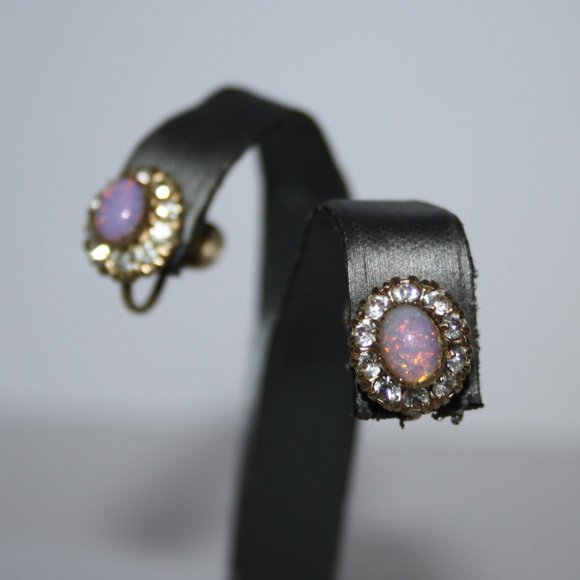 Vintage gold and rhinestone screw on earrings - Picture 2 of 3